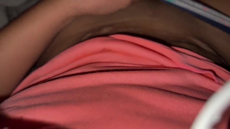 danielafoxxx: 내 보지를 만지는 걸 멈출 수가 없어
