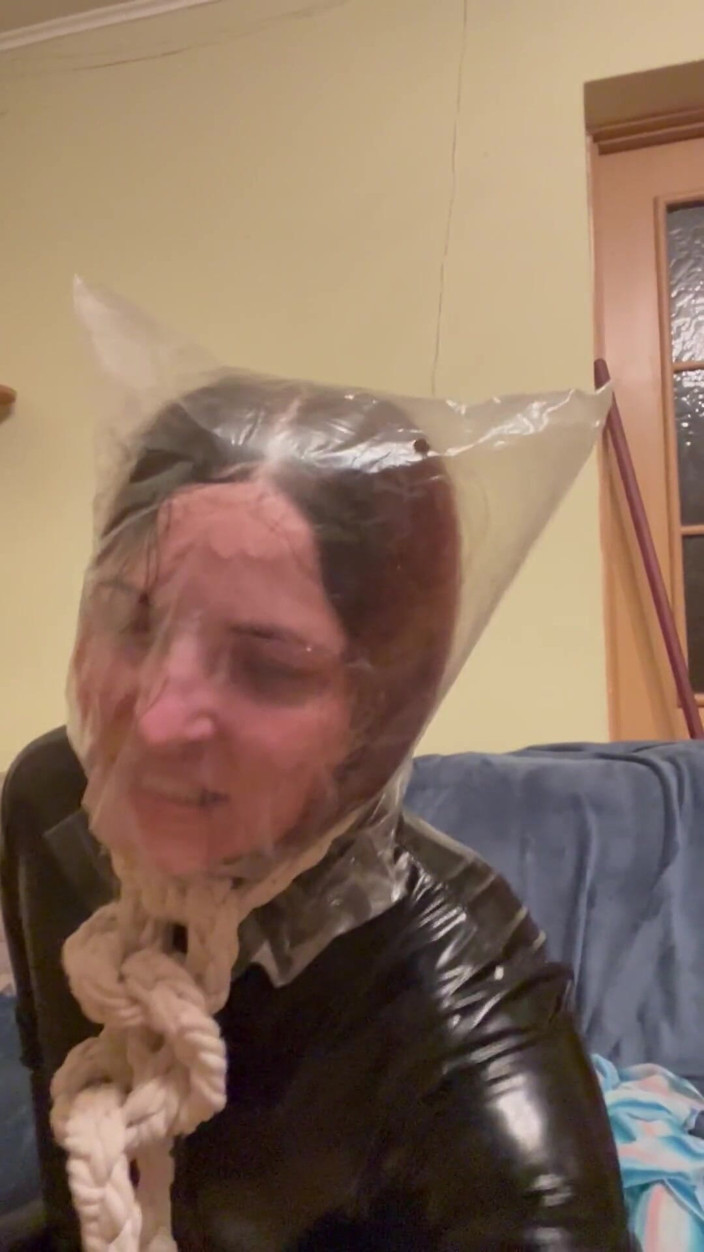 Elena917: 2 Latex Catsuits and 5 Minutes in Plastic Bag