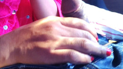 Khushboobhabi: Awek menukar pakaian dalam bas yang berjalan