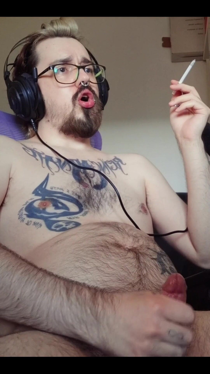 NaturalBornSinner: Schwanz in der hand