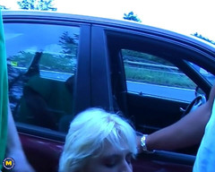 Mature NL: Dihisap di tepi lebuh raya oleh si jalang matang