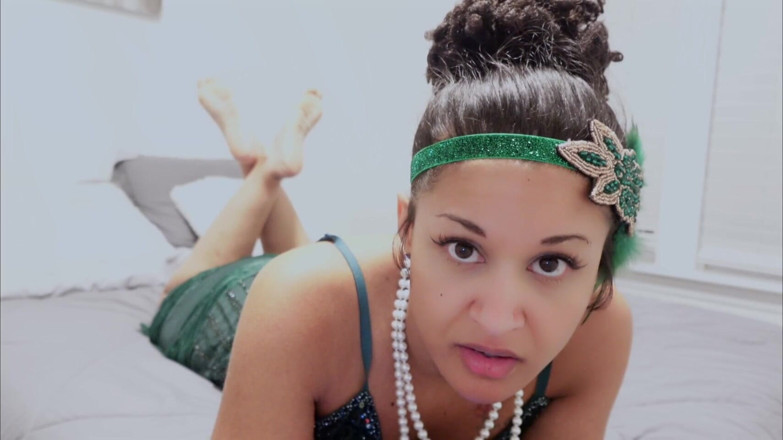 Kink in Time: Calisa bliss ' roaring '20er fußanbetung 4K POV Hingabe erwartet
