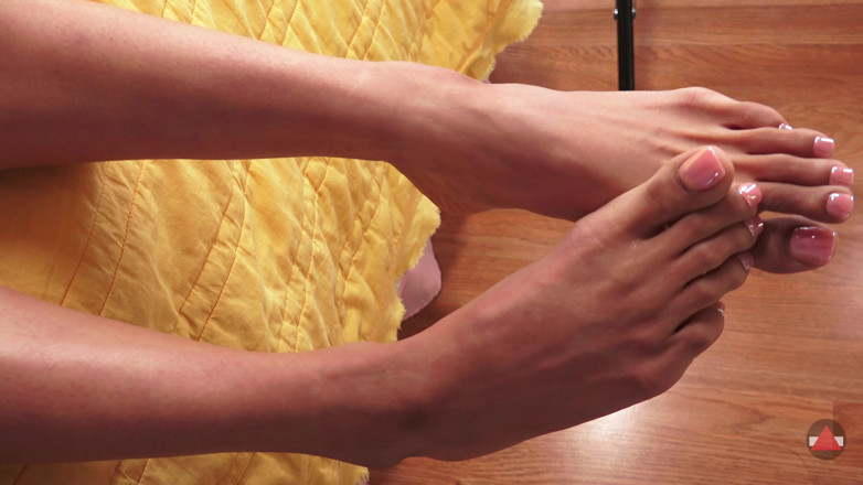 Viva Athena: Athena's Sexy Barefeet