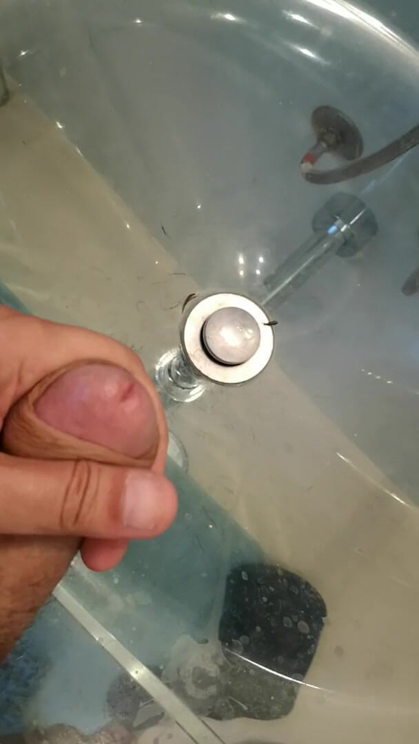 Rafael Torreano: 복면을 쓴 젊은 남자가 경련을 당하고 짐을 쏠 수 있습니다.