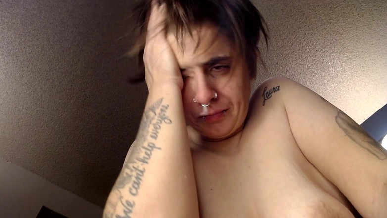 Abby Anna: くしゃみ、顔を映す窒息した鼻水唾