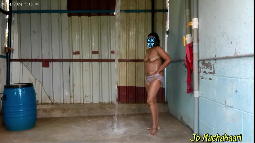 Blowjob on Shower (Machakaari)