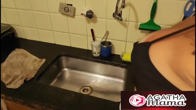 Agatha Mama: Agatha mamma in mia sorella ha un marito molto caldo,...