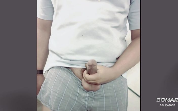 pinoy malibog: Une fille excitée se fait baiser au travail