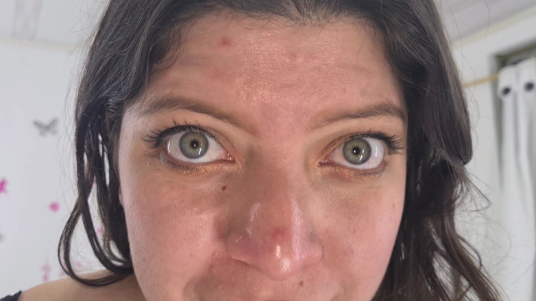 Alice H: Lížu malého chlapa