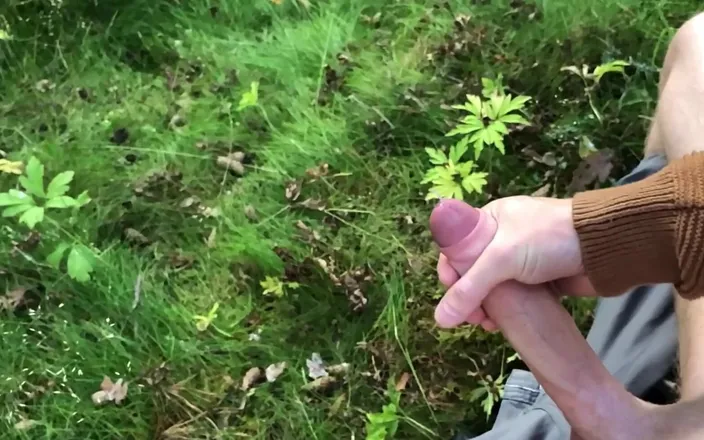 JohannWood: Here You Go, a Really Smooth Yummy Cumshot in Slowmotion;*