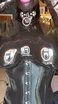 Volledige latex geknoekt