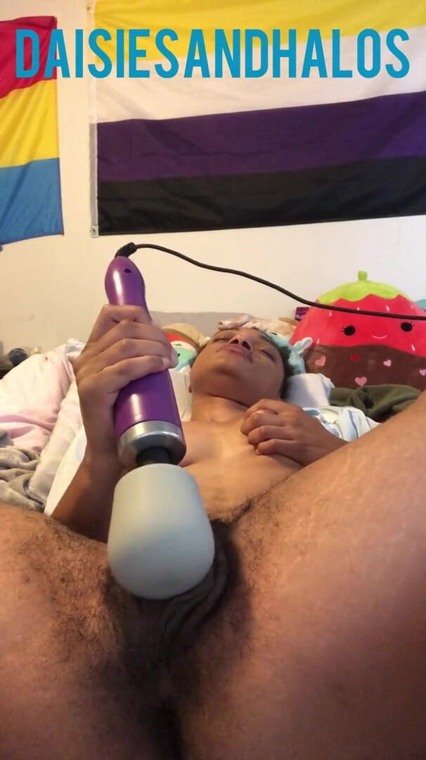 Daisiesandhalos: Let's get this morning nut together