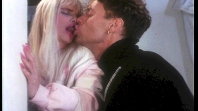 Inthe MILF room: 로코와 치치올리나가 놀라운 빈티지 장면을 펼쳤다