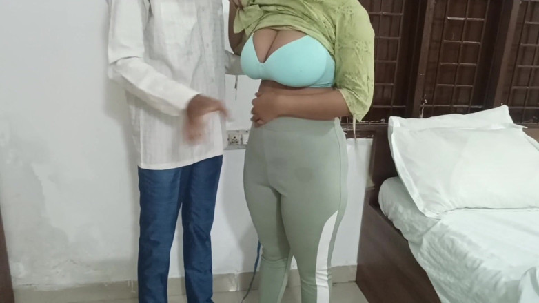 Priya ki Papa: Salu Pergi Ke Dapatkan Pakaian Yang Disesuaikan