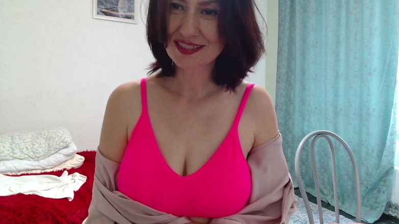 ANGELA_LADY: 一个愉快的乳房按摩让你的鸡巴非常饥渴