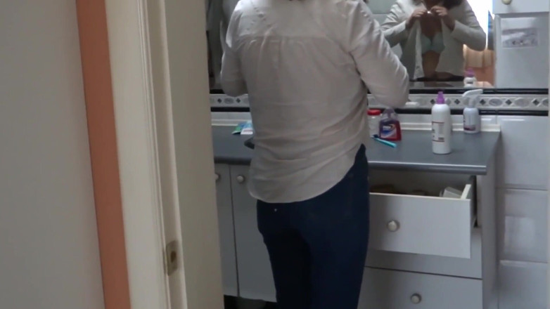 Ardientes69: Meine schwägerin liebt es, zu zeigen, während sie mich bittet,...