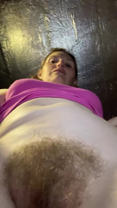 MistressWriggler: Mi coño está en tu cara mientras me desnudo y...