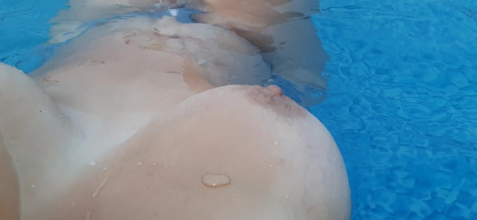 LizAngel: peitos flutuantes