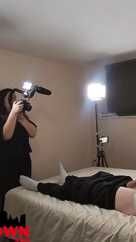 La sorellastra sorprende il fratello a sbattere la sua carne bts