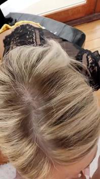 Si jalang blonde kurus Sky Pierce merayu untuk pancutan awak
