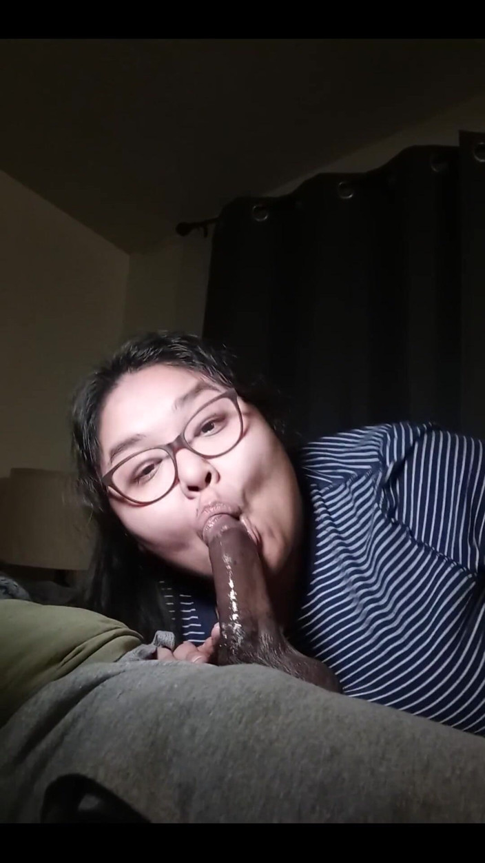DeesDeepThroat: Même vidéo. Pas de coupures. Version du téléphone uniquement