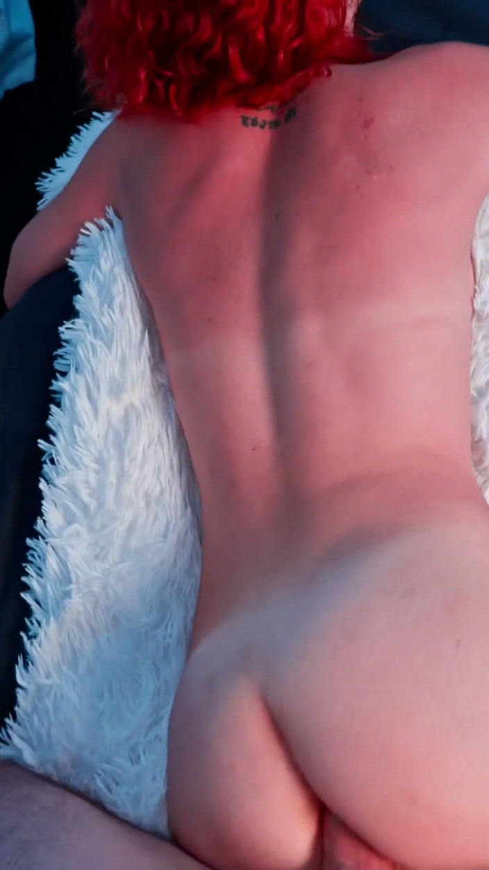 After Dark POV: Lilith rossa magra primo anale