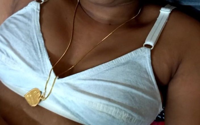 Skydreem1104: India disfruta jugando con su marido