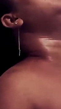 Desi Bhabi ha tradito suo marito e ha scopato a pecorina
