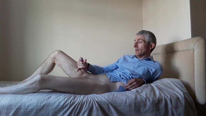 James Dirty Boy: Bottomless di atas Katil