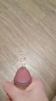 Ejaculând pe podea cu Încetinitorul