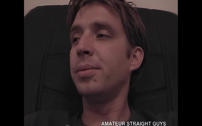 Jay's Amateur Straight Guys: Harrry получает под руку! (HD)