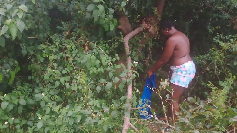 Sex naija 1: Chciała mnie przelecieć, więc zabrałem ją do rąk nieukończonego budynku...