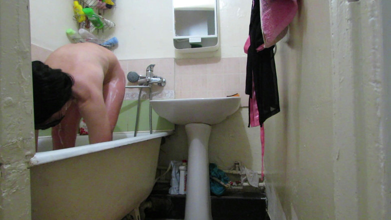 SexyAnka: Krásná dáma v koupelně. s rozhovory v ruštině