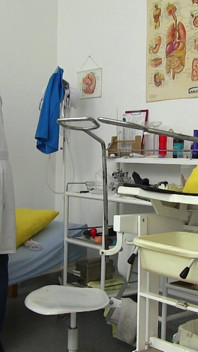Mature gyno -  gyno doc secretly records his naked patient and caught her pee