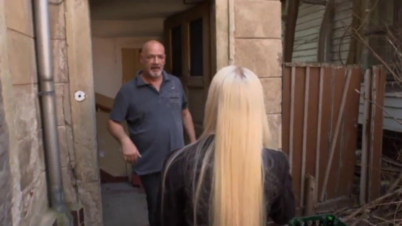 Deutschland porn: Sexy blonde in dogging position...cum in mouth
