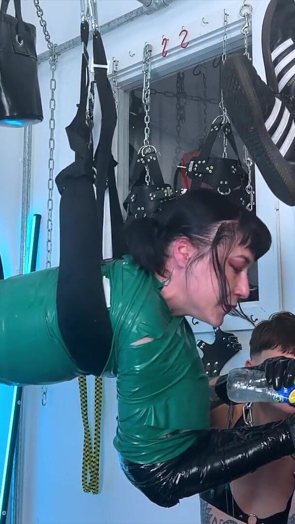 Anal Stretching Match 18: the Human Battering Ram (Mistress Ae)