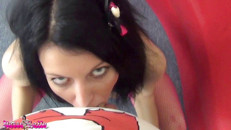 Laila Banx: Minha primeira garganta profunda quando eu tinha 18 anos!