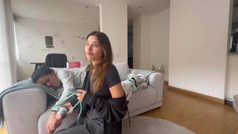scarlettandc: La Mia Vicina Mi Lega E Mi Punisce Con Il...