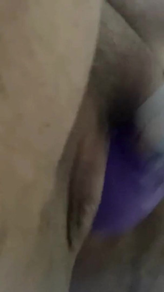 Real homemade BBW BBC porn: Stimulation meiner fetten haarigen muschi mit elektrischem zauberstab
