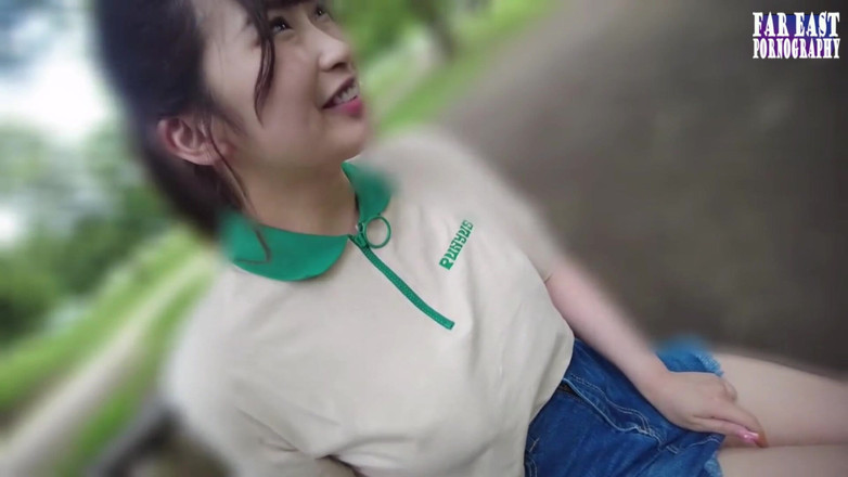 Far East pornography: Potěšení s dvojitou pusou na pomalé teplé procházce, která si...