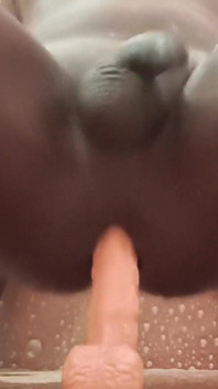 Kein schwuler, aber ich liebe diesen dildo im analloch, bringt mich zum orgasmus