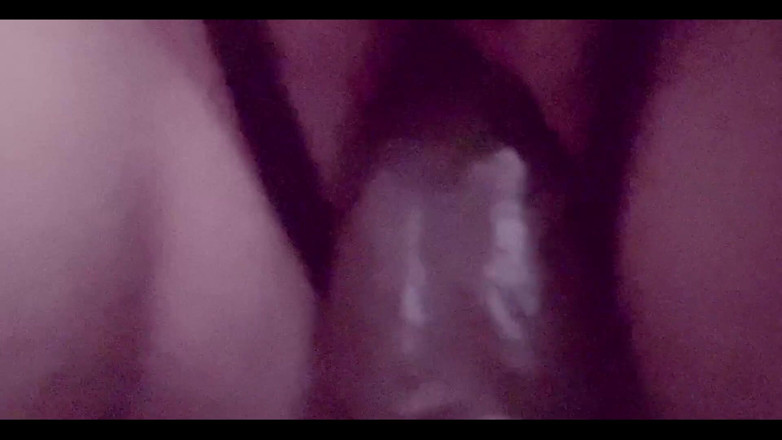 Dirtysecret: Urmărește-mă cum îmi fut pizda mică cu vibratorul meu imens bbc