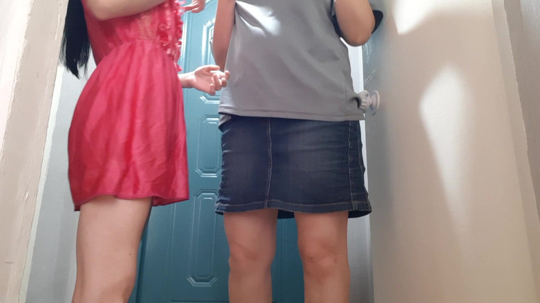 Lesbian-illusion: Uwiodłem niejednorodną kurierkę i szarpałem ją