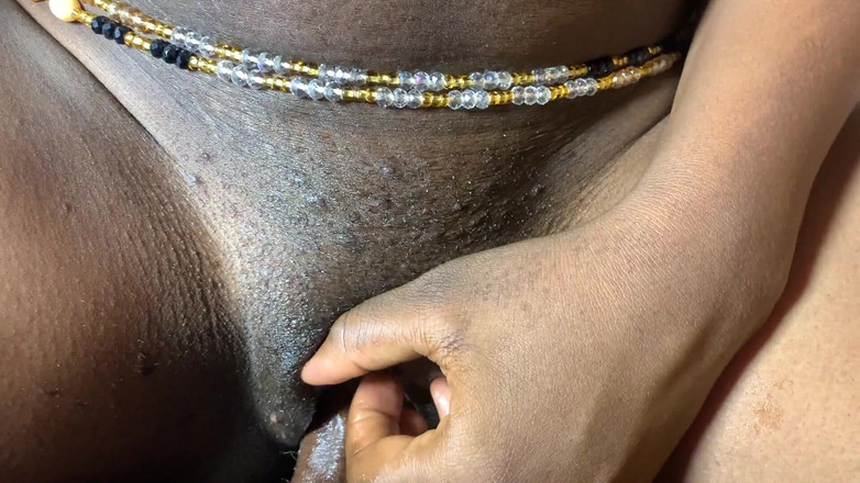 Fridayborn3: Šukání mé nigerijské nevlastní sestry