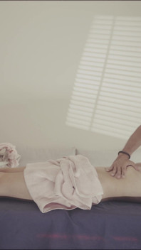 Perv मालिश करने वाली मुझे हॉट सुखद अंत वाली मालिश देती है