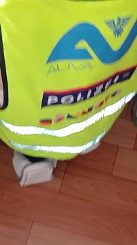 Tiga polisi lesbian ngentot di kantor polisi
