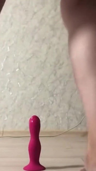 Versaute studentin will dildo reiten