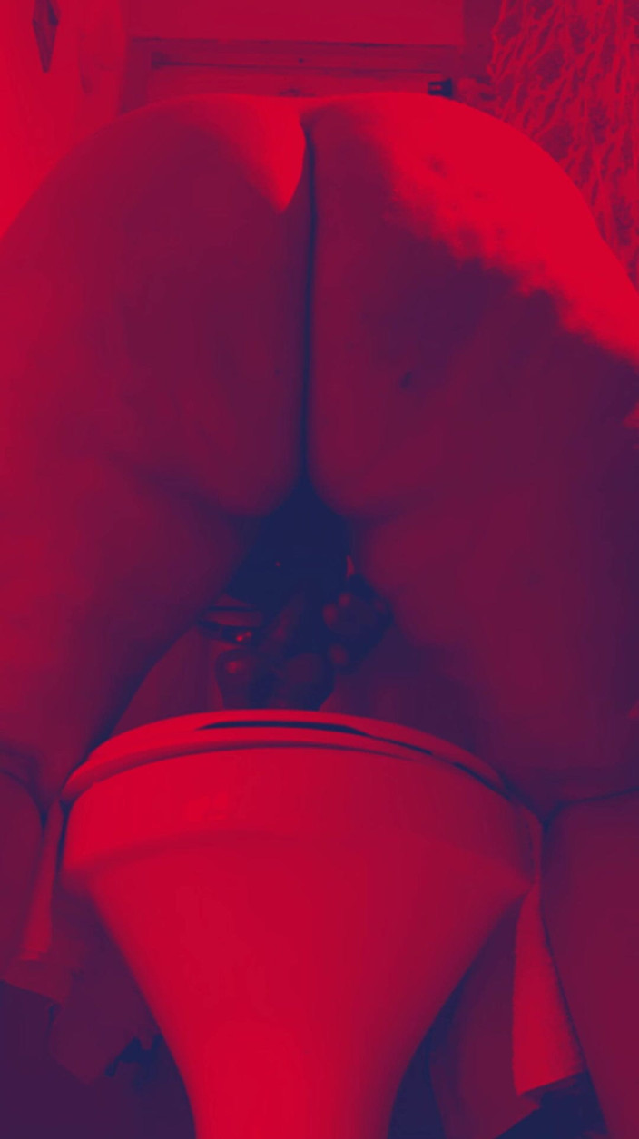 Riderqueen BBW Step Mom Latina Ebony: 팬을 위해 화장실에서 라이더 퀴엔