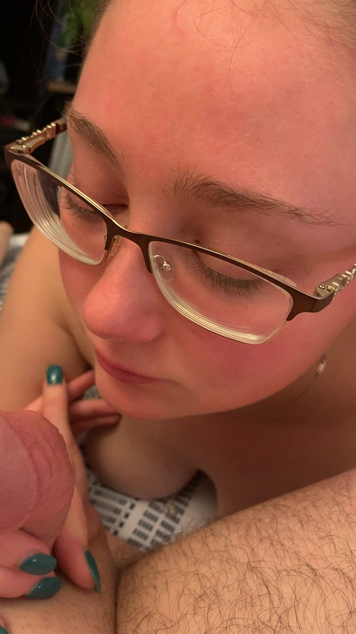 BeautfiulBJ25: POV okulary żona krawędzie i lizanie piłek