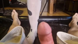 I Piss on Stepdaddy and He Squirts Cum in My Mouth